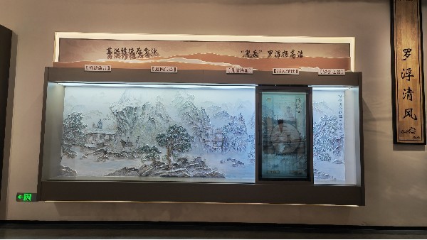 解析滑軌屏的出現比傳統展有什么優勢？