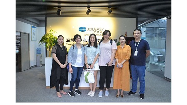 深圳中億?？萍紵崃覛g迎迪拜客戶蒞臨我司參觀考察