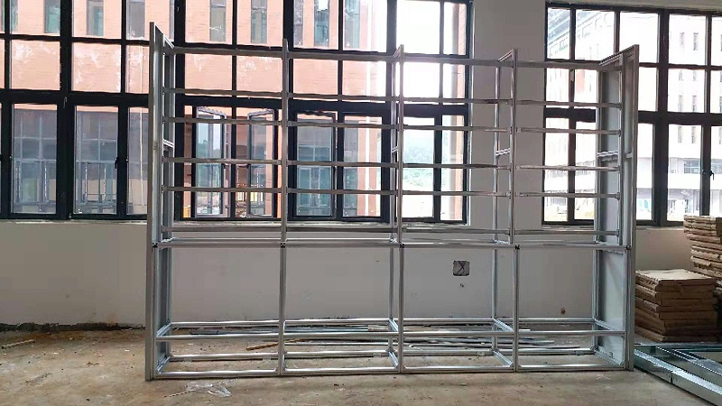 廣東財經大學拼接屏落地式支架